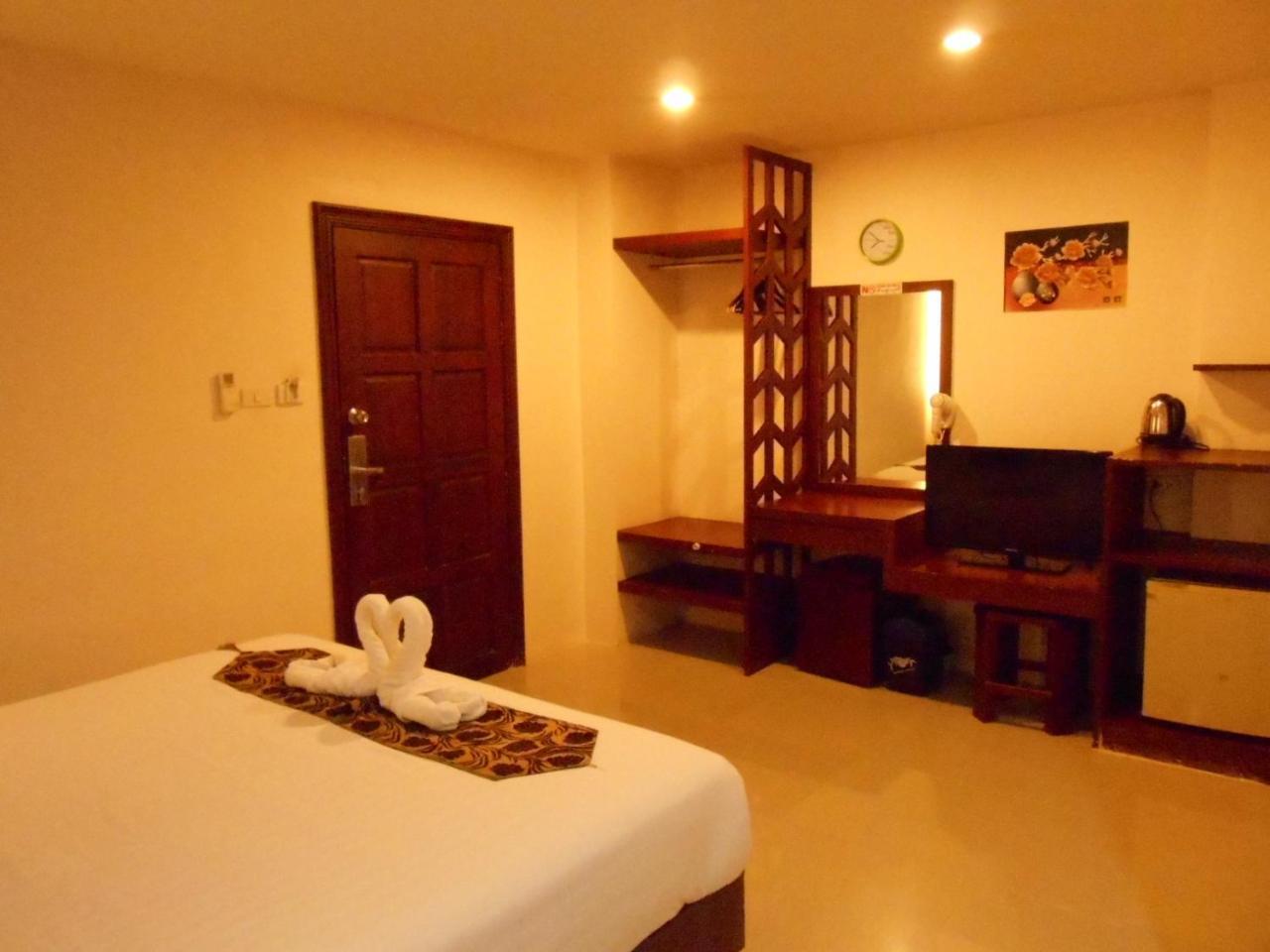 Hotel 7 Sky Residency Patong Exterior foto